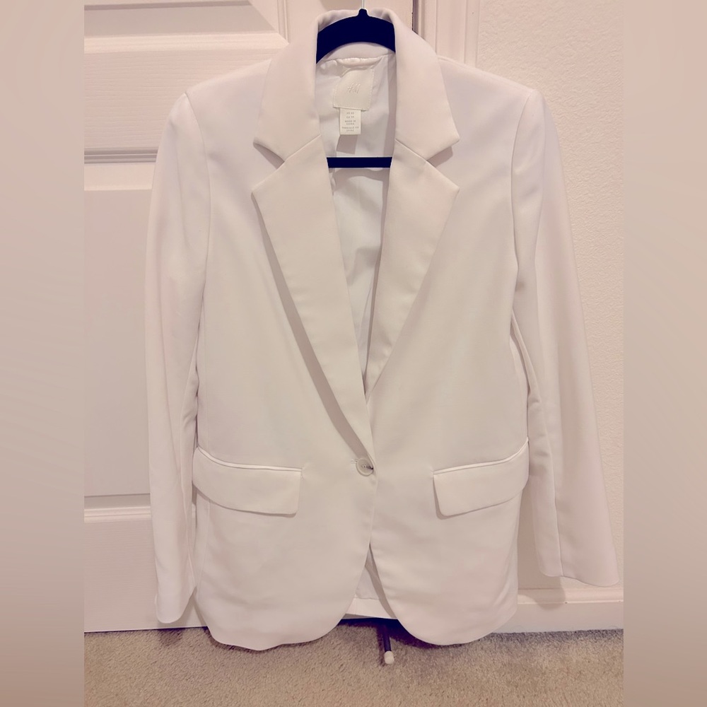 LIGHTWEIGHT WHITE BLAZER